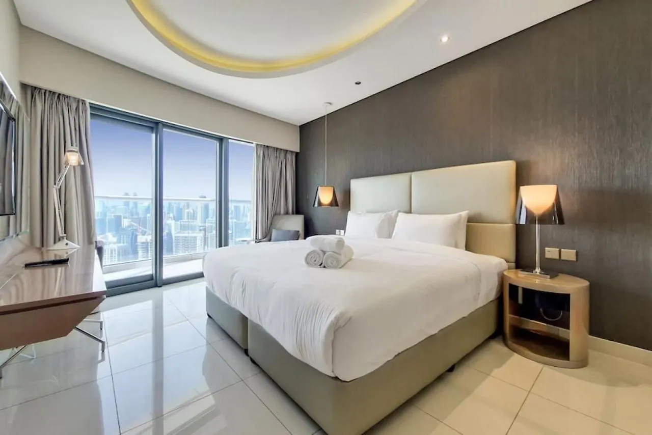 Damac Paramount B - Beautiful Three Bedroom Dubai