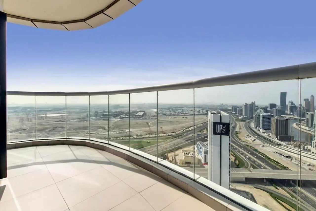 Damac Paramount B - Beautiful Three Bedroom Dubai 0*,  United Arab Emirates